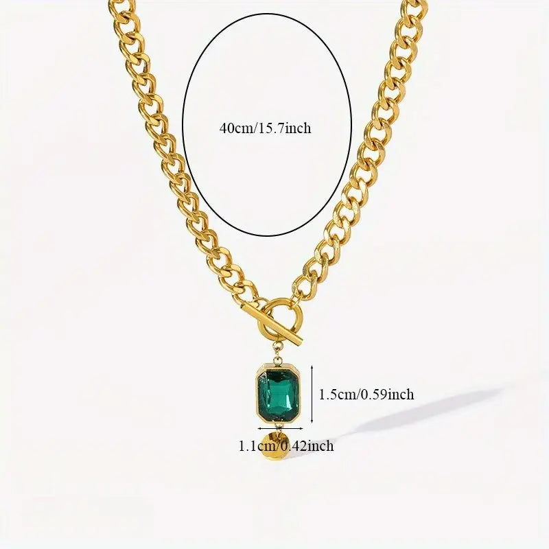 Златен масивен верижен necklace с висулка от смарагд
