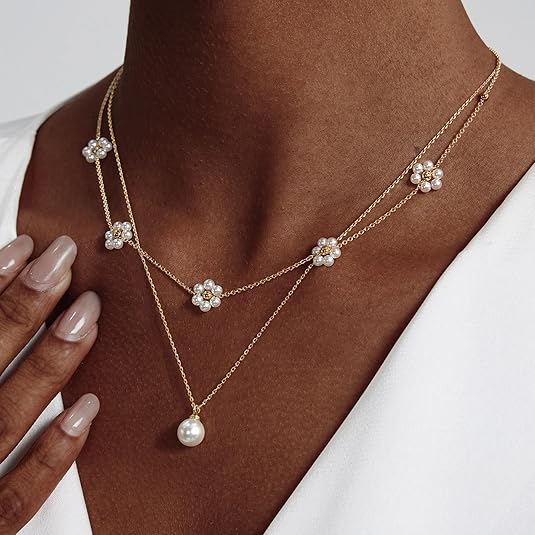 Слоен перлен necklace с цветен детайл | Злато