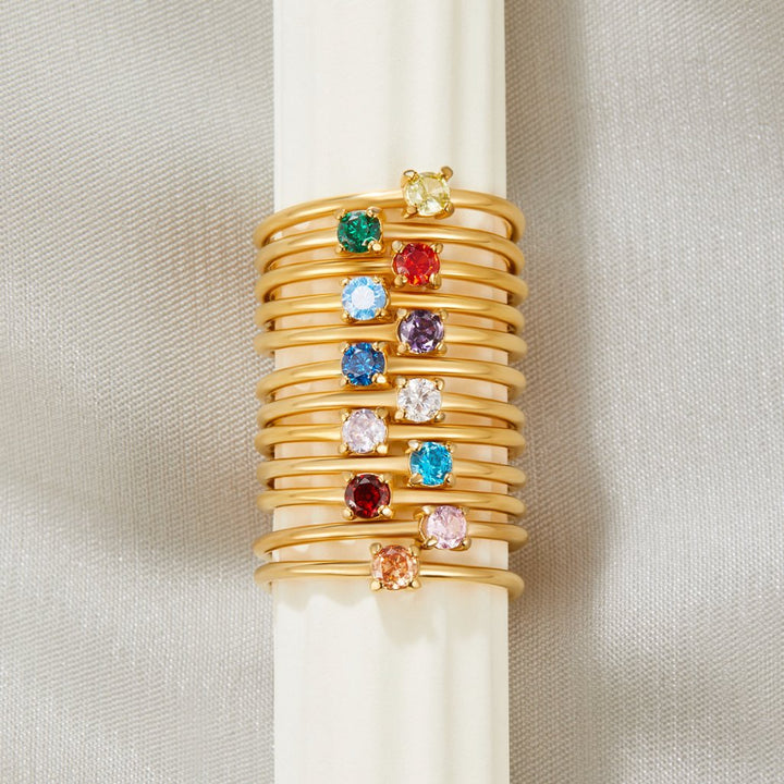 Златни пръстени с камък на раждане